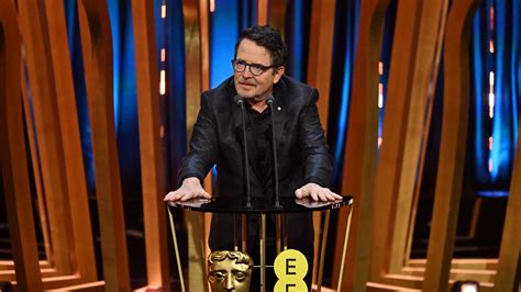 Michael J. Fox receives standing ovation as he presents BAFTA Best Film ...