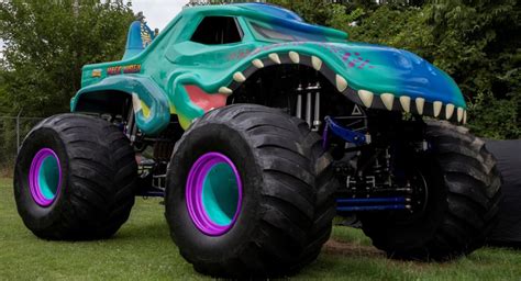 Hot Wheels Introduces Its New 12-Foot Tall, 1,800 HP Monster Truck ...