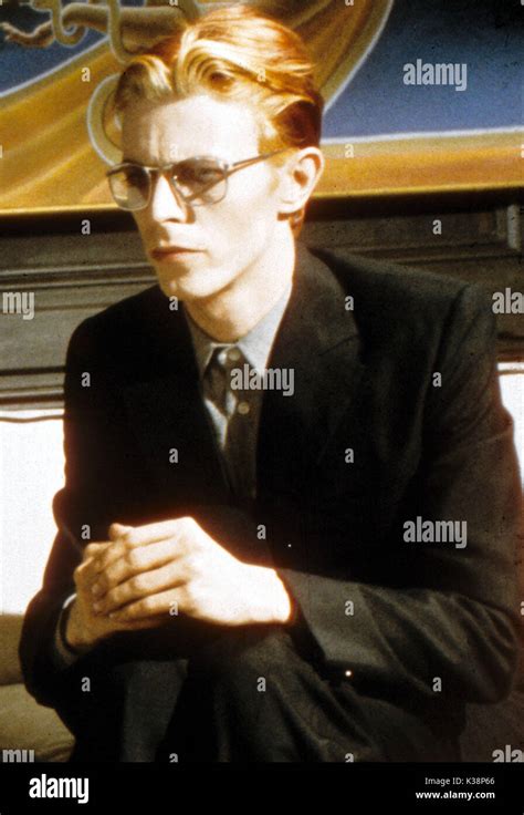 THE MAN WHO FELL TO EARTH DAVID BOWIE Date: 1976 Stock Photo - Alamy