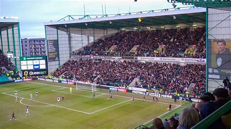 INSANE Lawrence Shankland goal and celebrations - Hibs v Hearts - YouTube