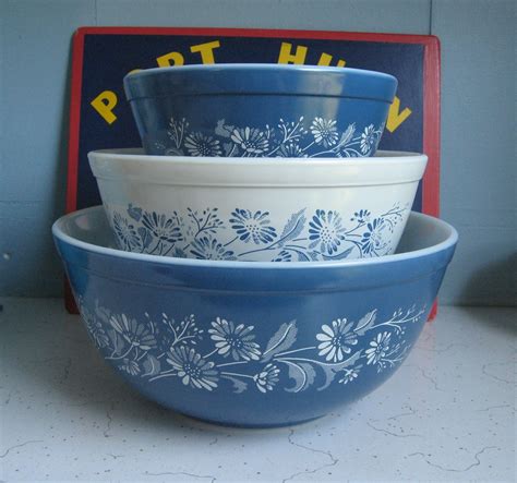 Pyrex Colonial Mist mixing bowls. | Pyrex vintage, Corningware vintage ...