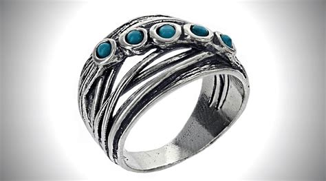 How to Clean Sterling Silver Rings With Gemstones