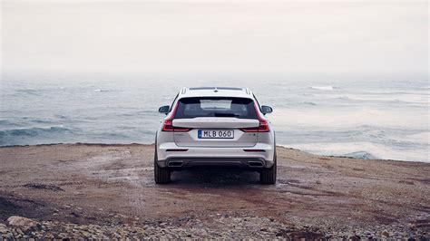 Volvo V60 Portugal on Behance