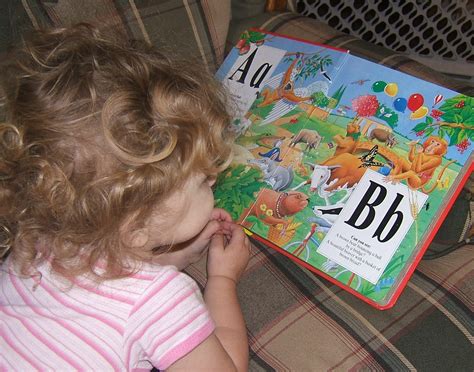 Mommy Makes Messes: Review: Alphabet Zoo