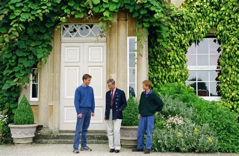 Inside Highgrove House, King Charles' Cotswolds home (and its very ...