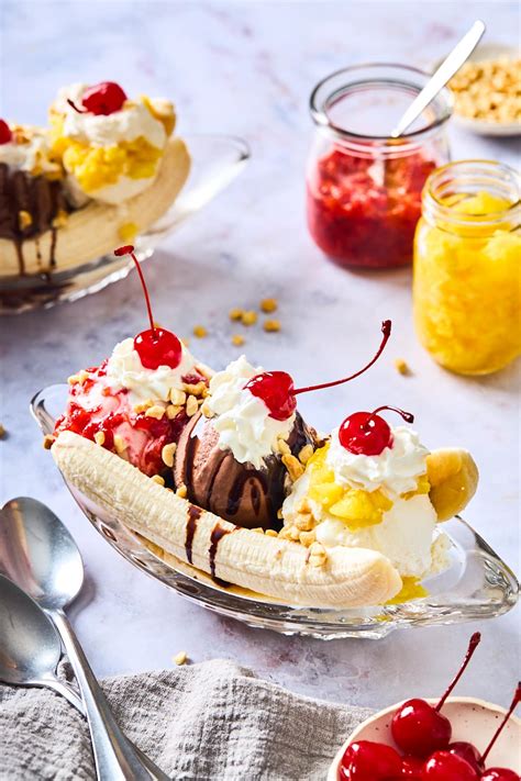 Banana Split Recipe {Classic} - Two Peas & Their Pod