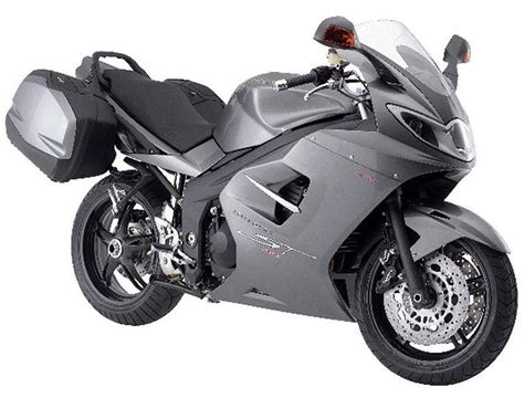 Triumph Sprint ST 1050 (2010) - MotorcycleSpecifications.com