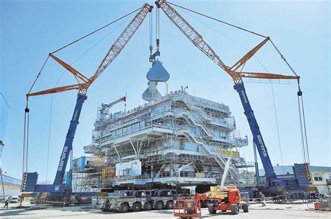 Double Duty: Sarens enlists two Terex AC 700 cranes for a heavy tandem lift