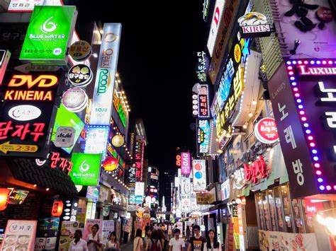 Seoul nightlife resumes as Covid rules wane | Adventure Teaching