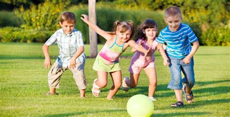 Interesting Outdoor Games To Play Outside with Kids