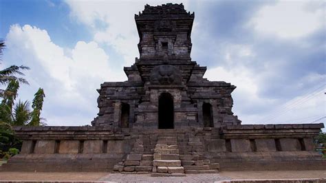 discoverz: Candi Singosari Temple of Ken Arok