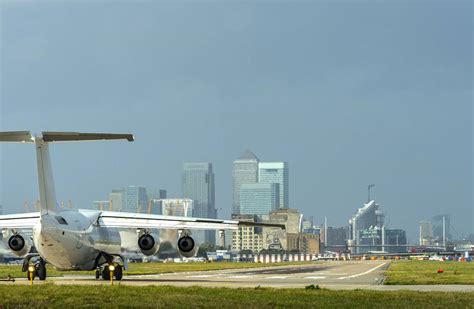 Ontario Teachers, Others to Buy London City Airport - WSJ