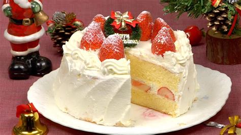 Christmas Cake Recipe (Strawberry Sponge Cake) – Cooking with Dog