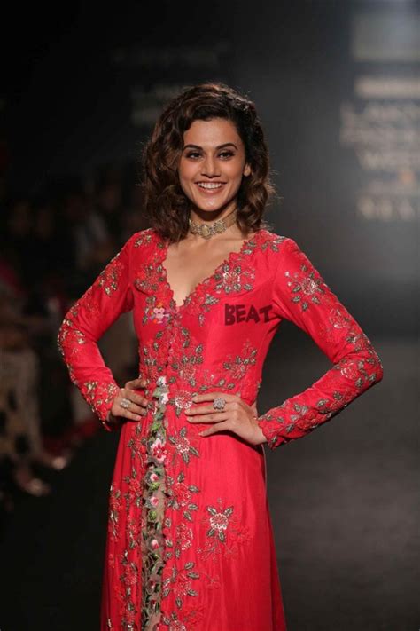 Tapsee Pannu Walks The Ramp At Lakme Fashion Week 2017 Photos - FilmiBeat