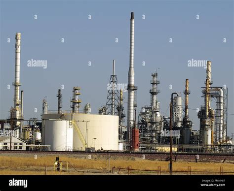 Oil fields of Kern County Stock Photo - Alamy