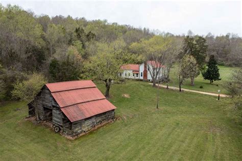 1894 in Linden, TN - Old House Dreams