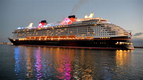 Disney extends two-ship stay at Port Canaveral through 2018