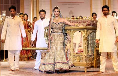 Top 6 Wedding Doli Designs for a Grand Entrance – India's Wedding Blog