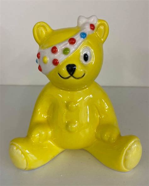 Pudsey Painting for Children in Need | Dixie Dot Crafts