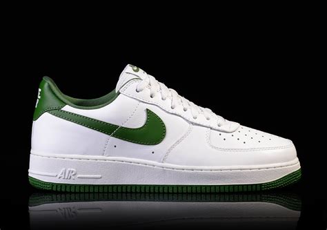 NIKE AIR FORCE 1 LOW RETRO FOREST GREEN price €105.00 | Basketzone.net