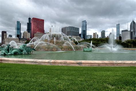 Buckingham Fountain Photograph by Jenware Photography - Fine Art America