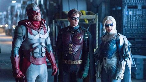 ‘Titans’: Alan Ritchson Confirms Season 3 Return For Hawk & Dove, Spin ...