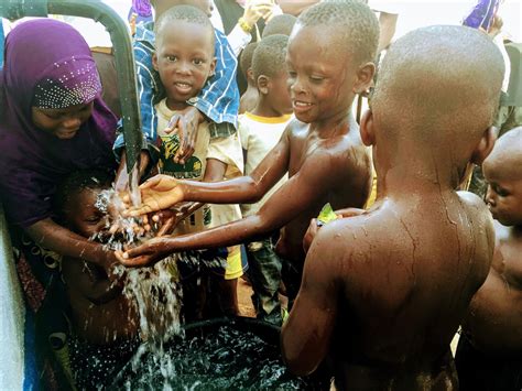 Lack of Access to Clean Water Effects: The Water Crisis in Africa ...