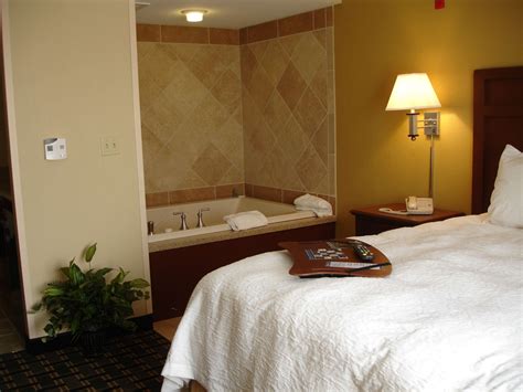 Hampton Inn & Suites Columbia (at the University of Missouri), 1225 ...