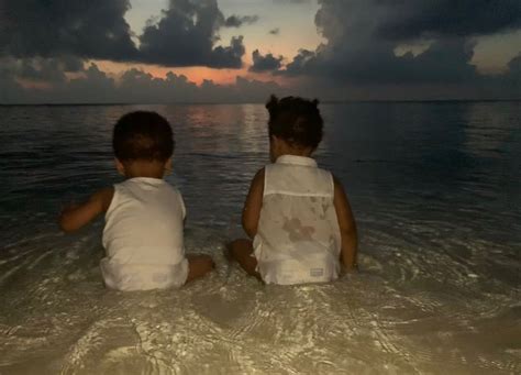 Beyonce posts new photos of twins, Rumi and Sir Carter, on the beach ...