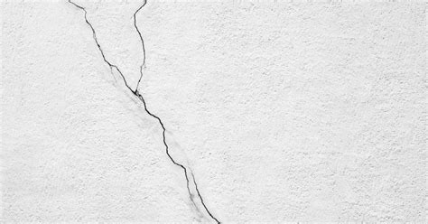 Cracks in Walls: When to Worry - Inspect My Home