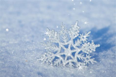 3D snowflake in the snow - HD winter wallpaper