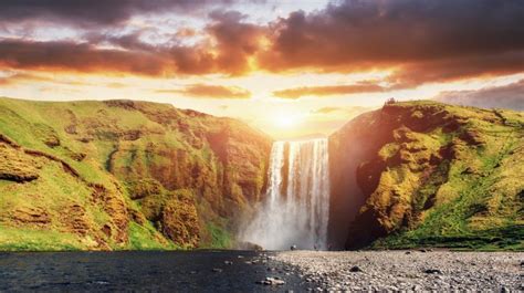 How to spend a day at Skogafoss Waterfall | Bookmundi