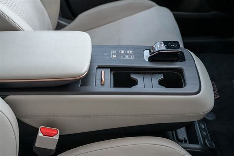 2024 Nissan Ariya: 72 Interior Photos | U.S. News