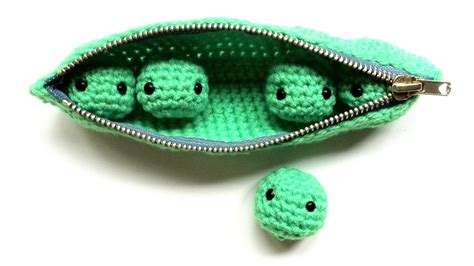 Isabelle Kessedjian: Petits pois amigurumi pour les SC n° 140.