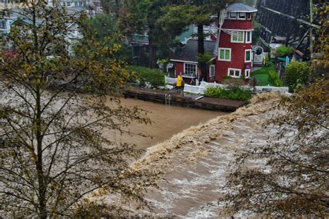 This Picture of Yesterday's Santa Cruz Storm Surge Is Chilling