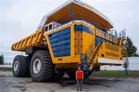 Largest Caterpillar Dump Truck