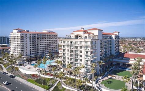 THE WATERFRONT BEACH RESORT, A HILTON HOTEL - Updated 2023 (Huntington ...