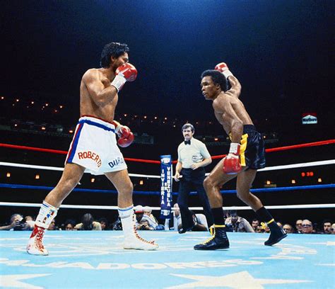 Sugar Ray Leonard taunts Roberto Duran during... - SI Photo Blog