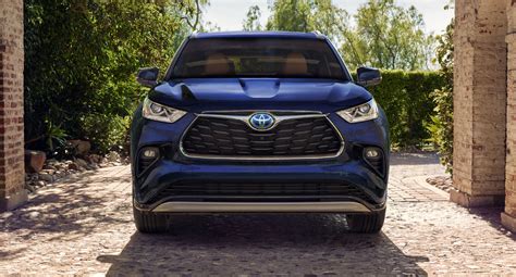 What Colors Does the 2023 Toyota Highlander Hybrid Come In?