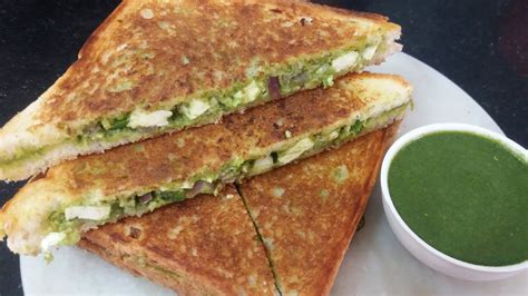 Paneer Chilli Sandwich Recipe - With Green Chutney - Cheesy Sandwich ...