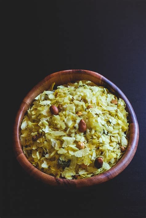 Roasted Poha Chivda Recipe (Thin Poha Chivda) - Spice Up The Curry