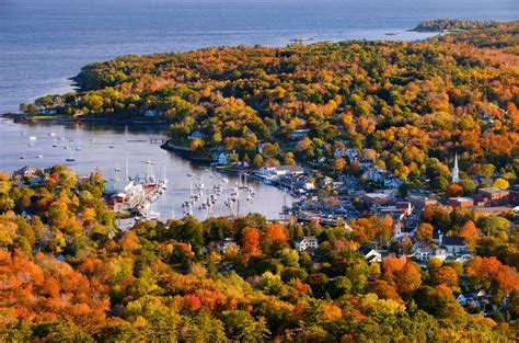 These Small Towns Have the Best Fall Foliage for Leaf Peeping | Maine ...