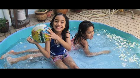 Piscina Da Desafio Nina - Brazilian girl chillin in swimming pool ...