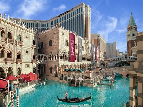 Luxurious suite, Sphere view - Review of The Venetian Resort, Las Vegas ...