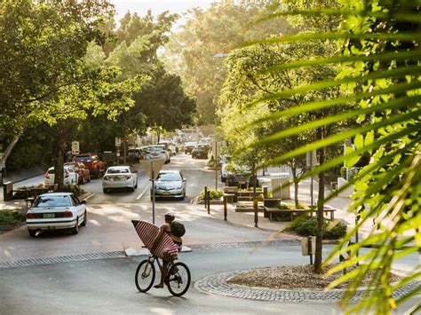 A Guide To Hastings Street, Noosa - Australian Traveller