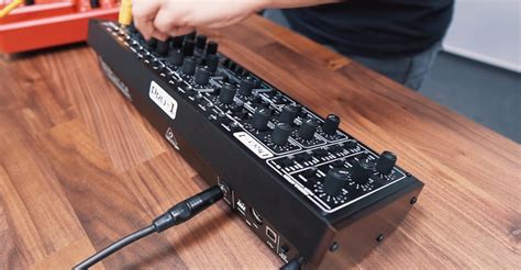 Behringer Pro-1 Synthesizer Overview – Synthtopia