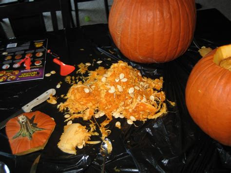 Jocelynn Drake: Pumpkin-Slaughter: Cutting and Gutting