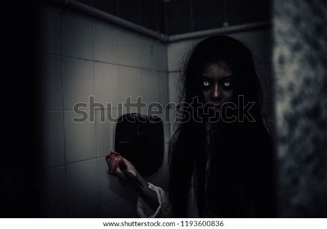 Photo de stock Portrait d'une femme asiatique maquillage, scène ...