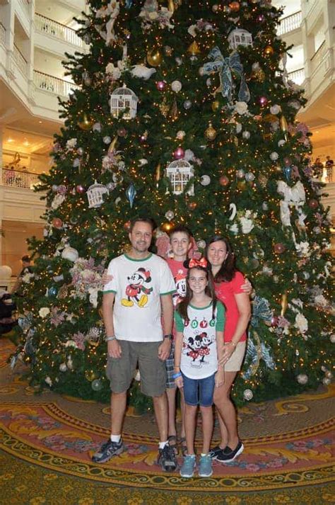 Experience the Grandeur of Grand Floridian Christmas Displays