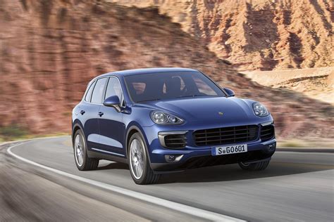 2015 Porsche Cayenne facelift revealed with new engine